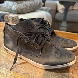 Bull Boxer Grey Men's Distressed Leather Chukka Boots. Size: 10